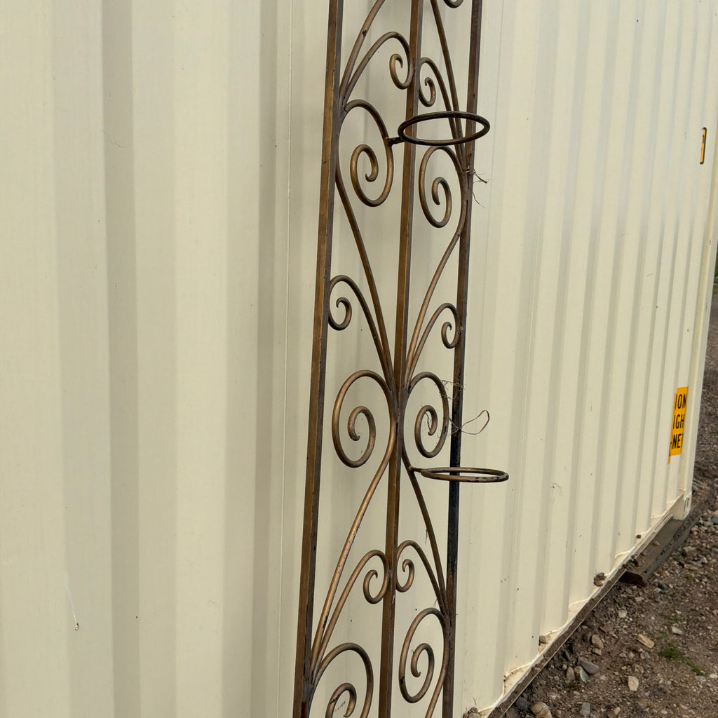 Planters & Urns