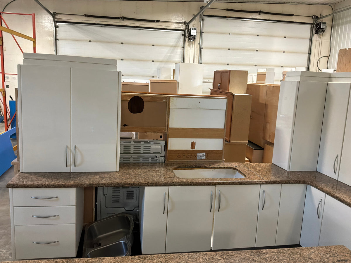 Large Modern Kitchen