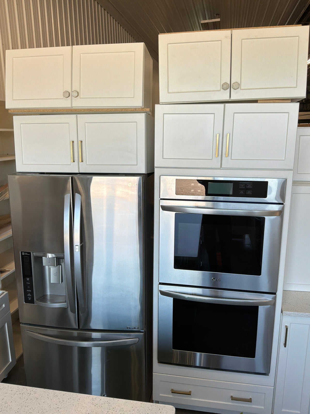 Shaker Style Kitchen with Eat-In Island