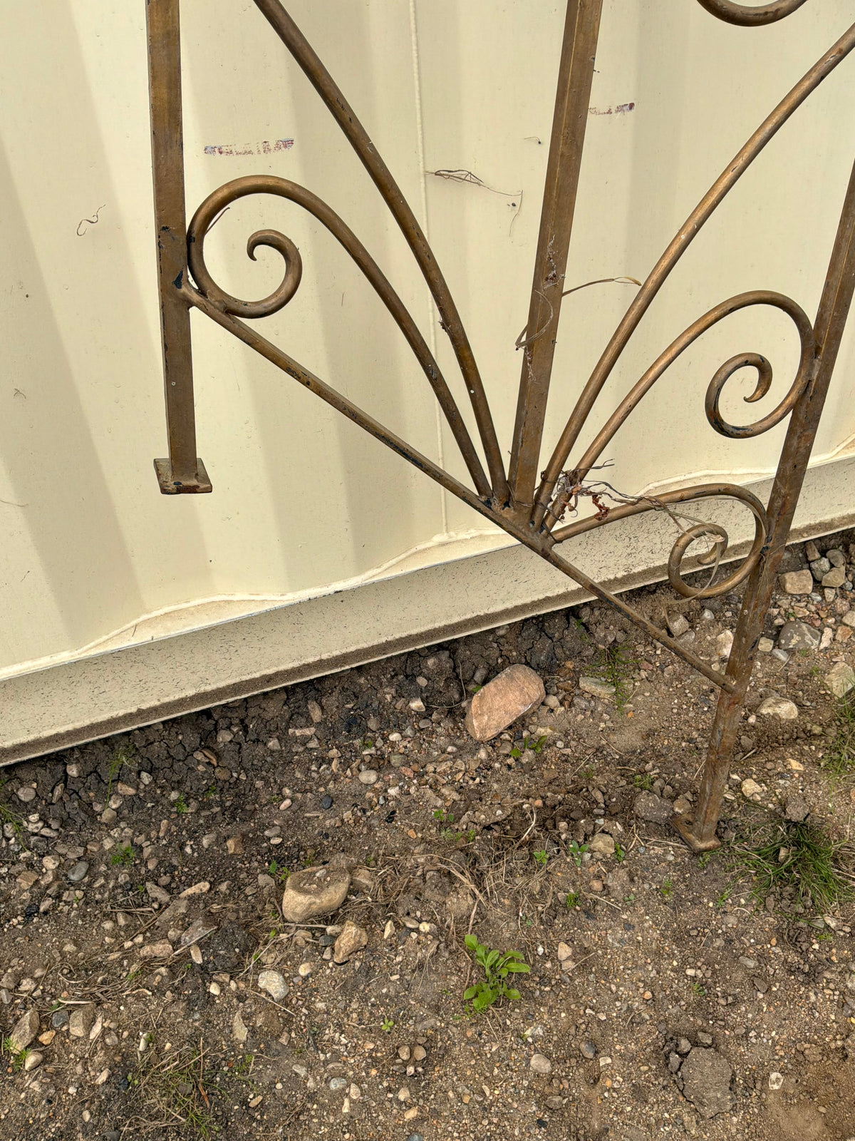 Decorative Wrought Iron Plant Holder