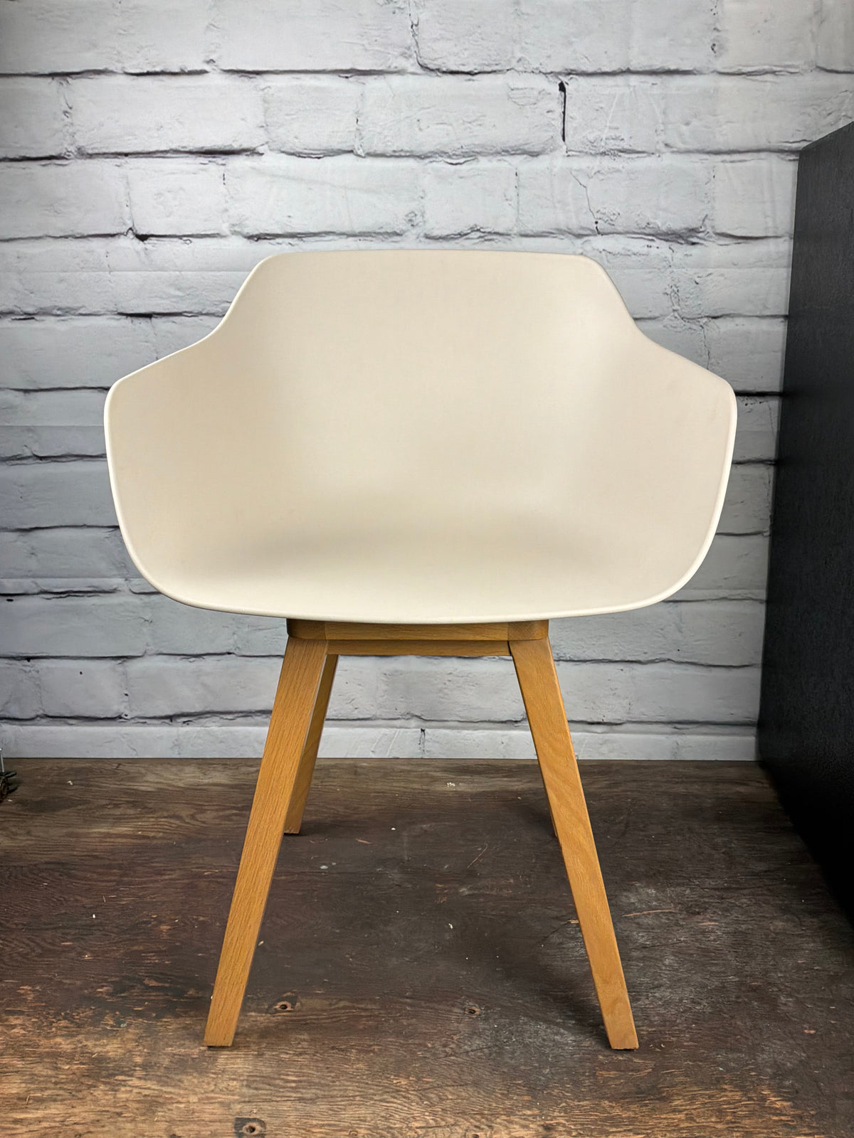 Scandinavian Style Kuskoa Bi Chairs