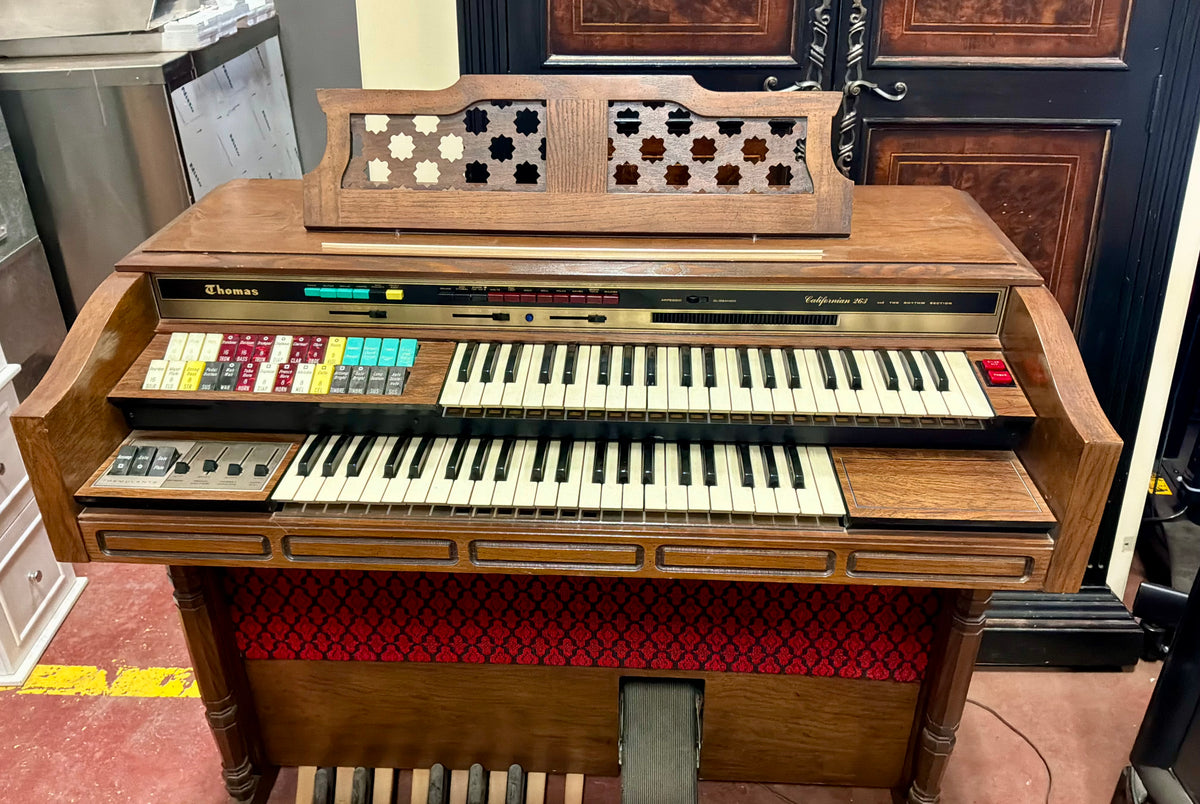 Beautiful Vintage Thomas Californian 263 Electric Organ