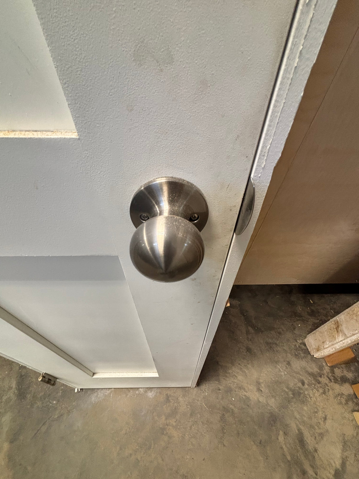Residential Interior Door in Frame